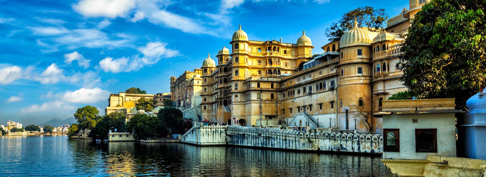 You are currently viewing Golden Triangle Tour with Udaipur